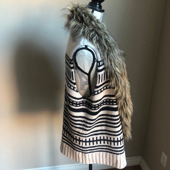 BB Dakota Jase Faux Fur trim sweater vest L - Picture 3 of 10